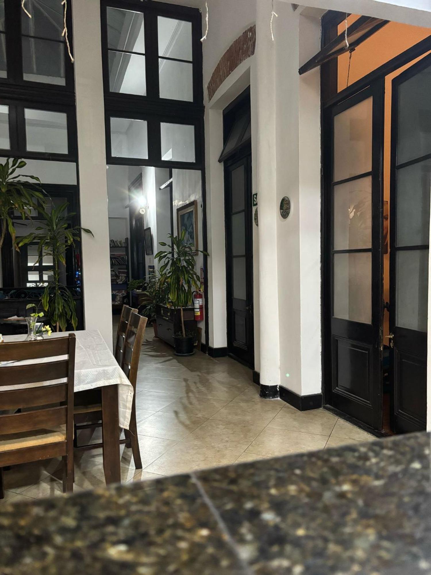 Montevideo Chic Hostel Экстерьер фото